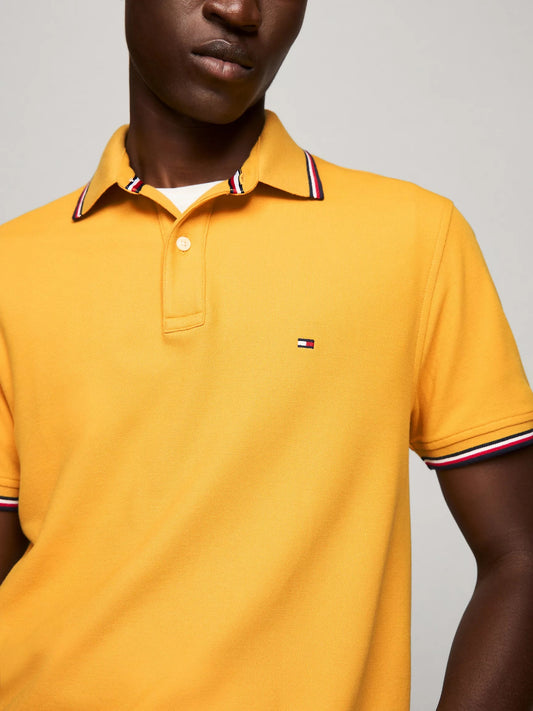 Chemise unicolor con cuello ribeteado