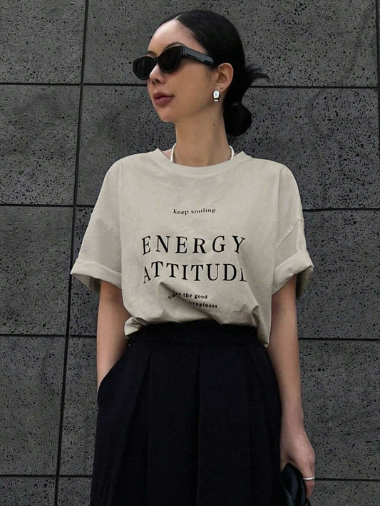 Camiseta de hombro caído con estampado