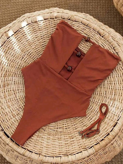 Traje de baño enterizo con diseño calado
