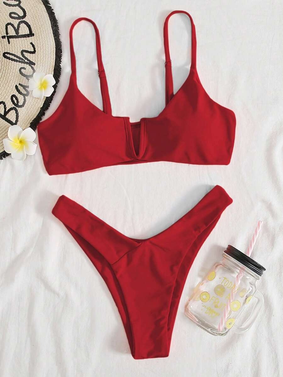 Bikini con abertura corte alto