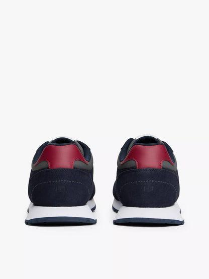 Calzado deportivo con textura combinada de pana
