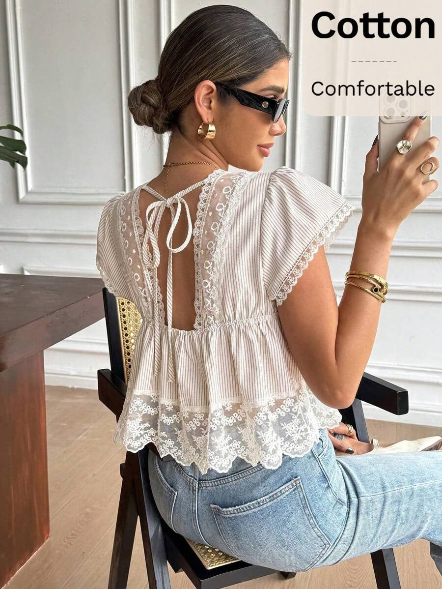 Blusa casual con rayas y aplicación de encaje