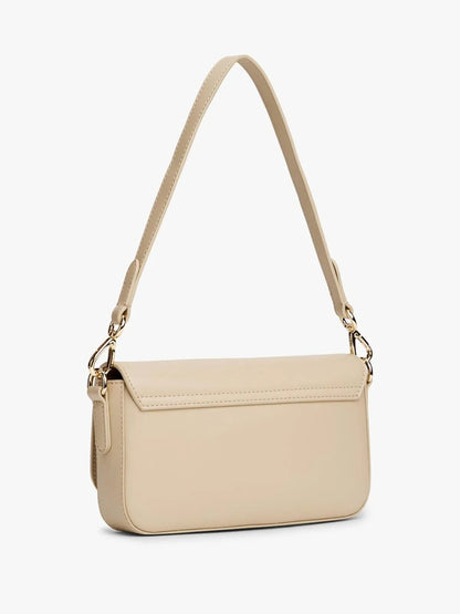 Cartera tipo bandolero con monograma