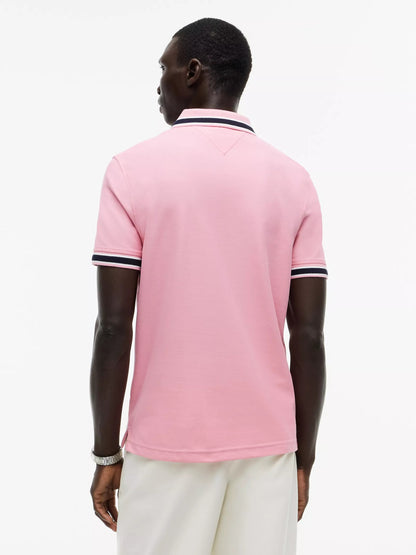 Chemise unicolor con cuello y mangas ribeteadas